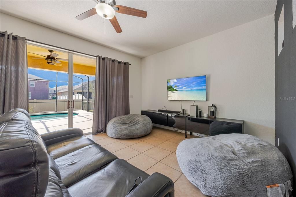 待售: $540,000 (5 贝兹, 3 浴室, 2636 平方英尺)