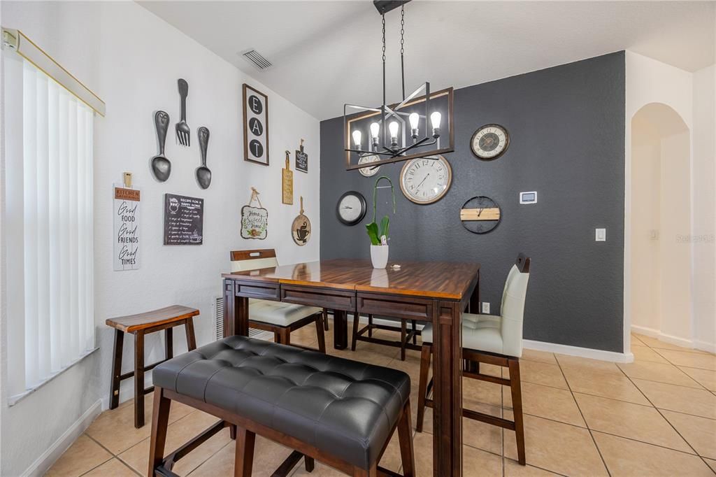 待售: $540,000 (5 贝兹, 3 浴室, 2636 平方英尺)