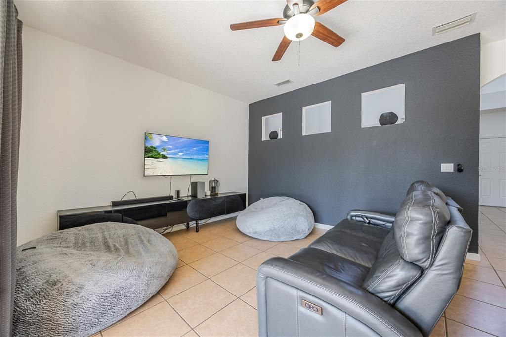 待售: $540,000 (5 贝兹, 3 浴室, 2636 平方英尺)