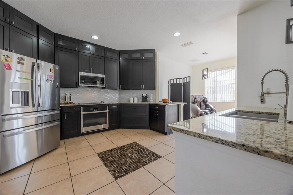 待售: $540,000 (5 贝兹, 3 浴室, 2636 平方英尺)