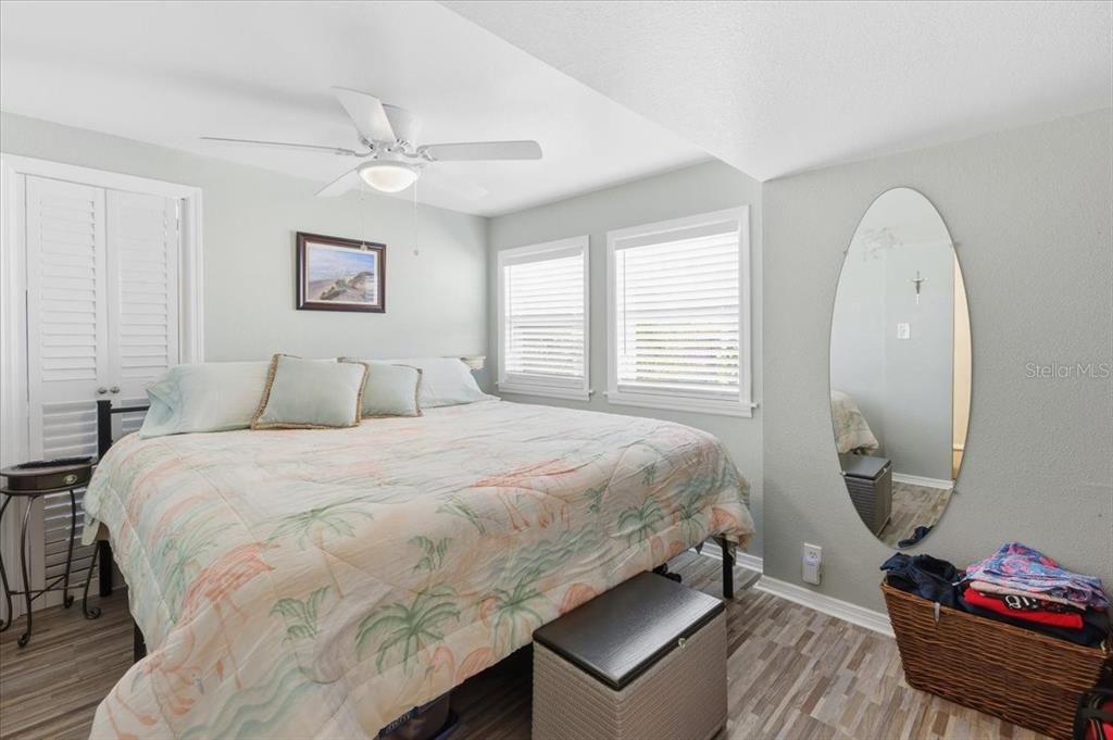 待售: $159,900 (1 贝兹, 1 浴室, 428 平方英尺)