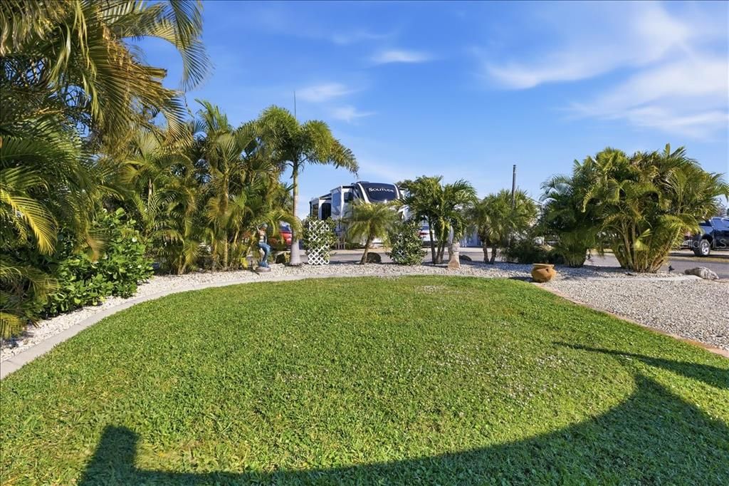 待售: $159,900 (1 贝兹, 1 浴室, 428 平方英尺)