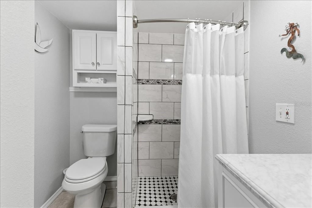 待售: $159,900 (1 贝兹, 1 浴室, 428 平方英尺)