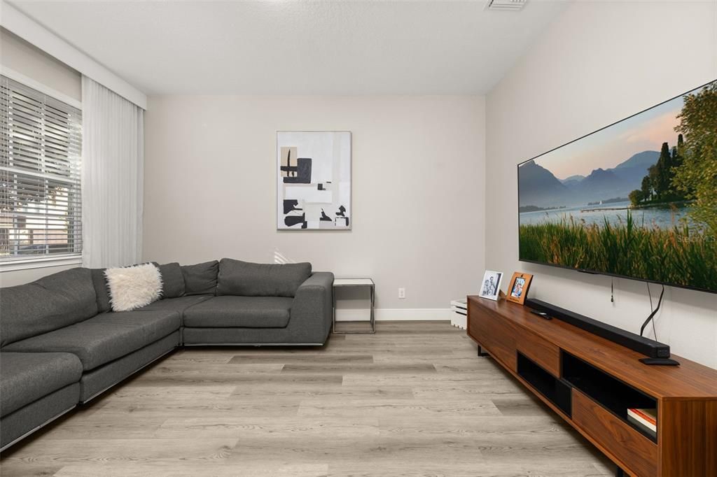 For Sale: $459,000 (3 beds, 2 baths, 1919 Square Feet)