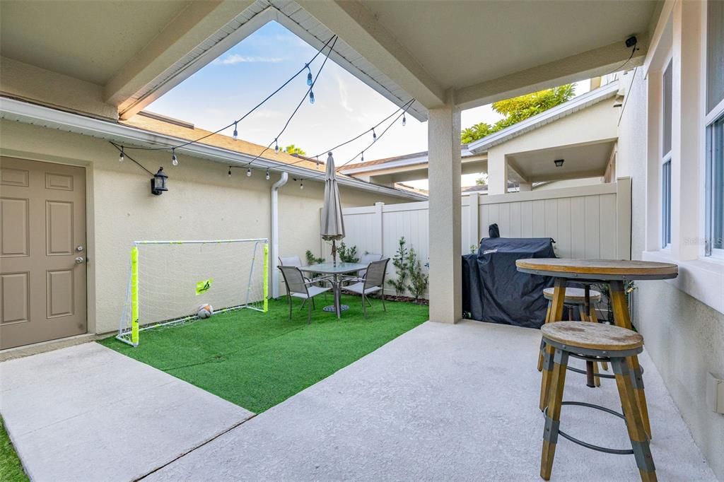 For Sale: $459,000 (3 beds, 2 baths, 1919 Square Feet)