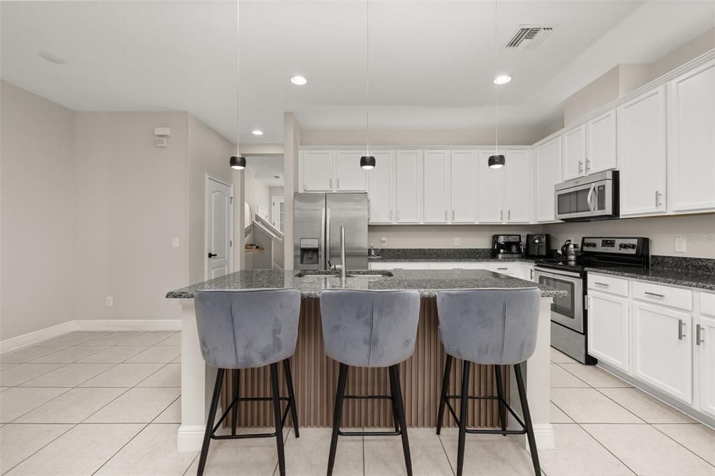 For Sale: $459,000 (3 beds, 2 baths, 1919 Square Feet)