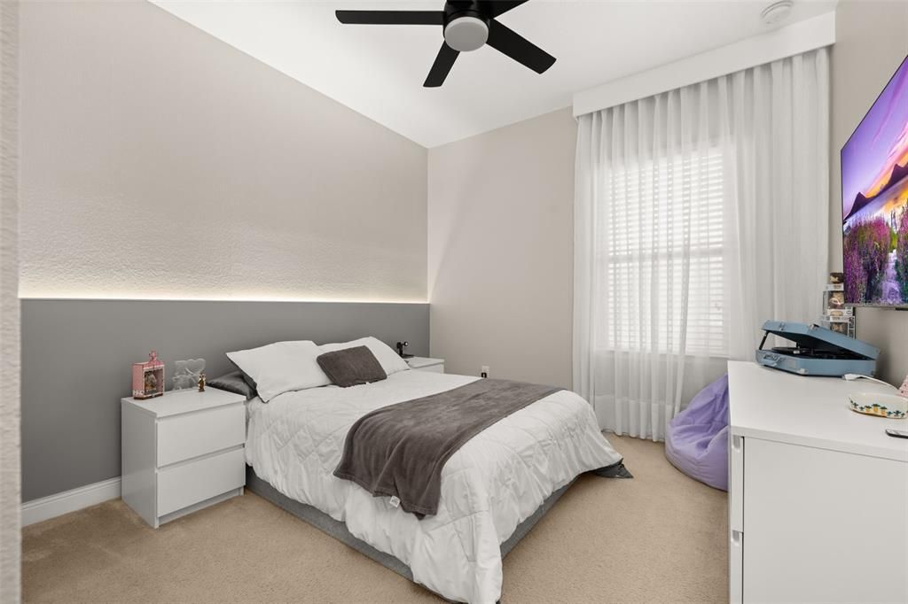 For Sale: $459,000 (3 beds, 2 baths, 1919 Square Feet)