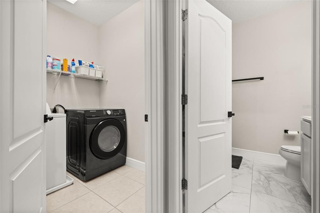 For Sale: $459,000 (3 beds, 2 baths, 1919 Square Feet)