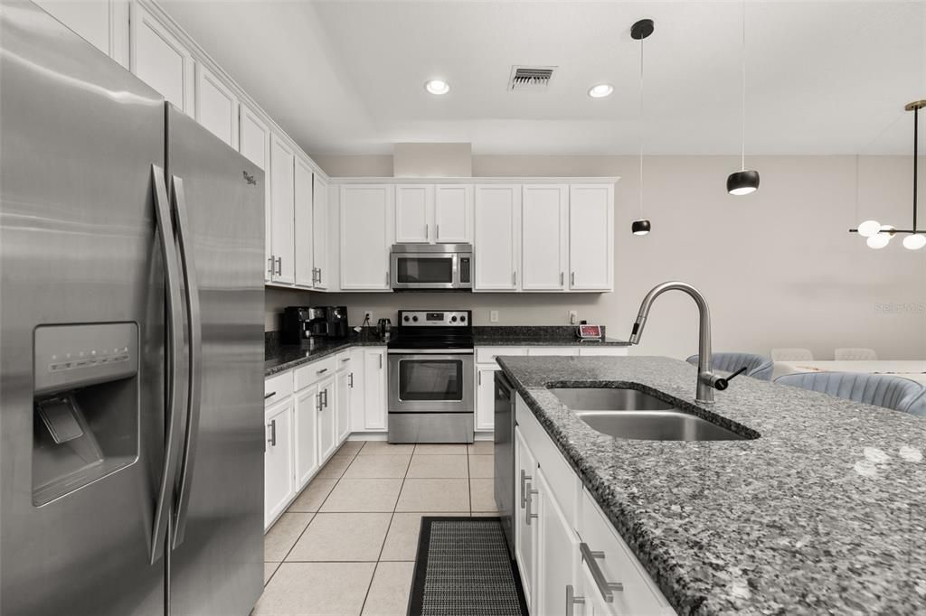 For Sale: $459,000 (3 beds, 2 baths, 1919 Square Feet)