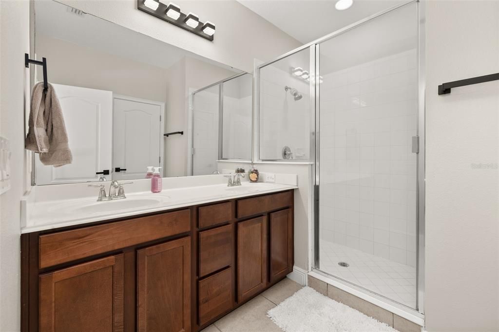 For Sale: $459,000 (3 beds, 2 baths, 1919 Square Feet)