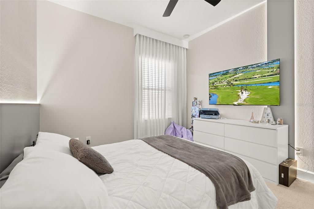 For Sale: $459,000 (3 beds, 2 baths, 1919 Square Feet)