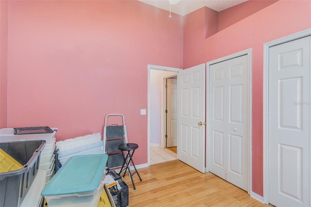 For Sale: $459,999 (3 beds, 2 baths, 1939 Square Feet)