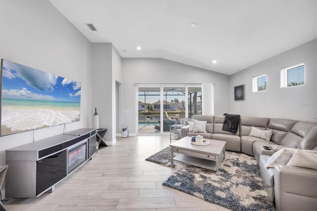 En Renta: $6,500 (3 camas, 3 baños, 2182 Pies cuadrados)