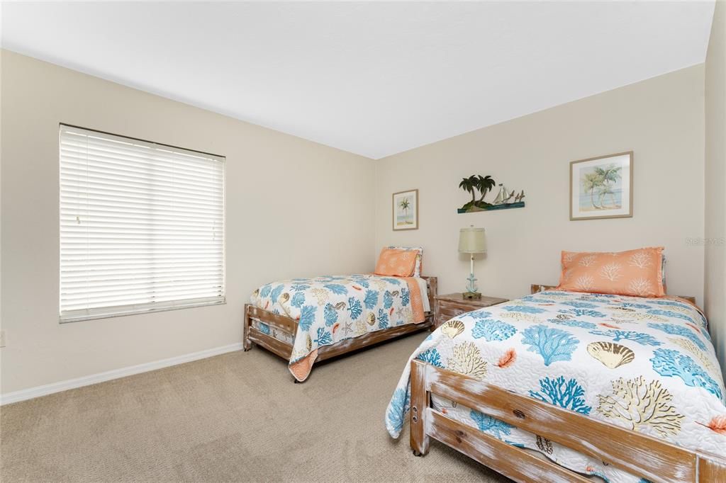 待售: $549,000 (2 贝兹, 2 浴室, 1237 平方英尺)