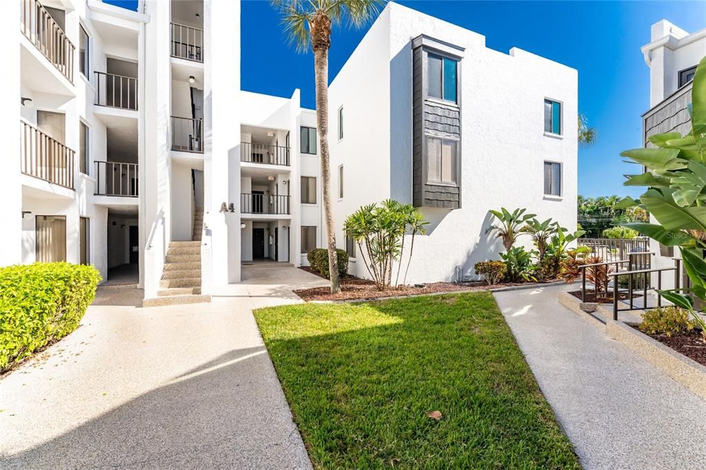 待售: $549,000 (2 贝兹, 2 浴室, 1237 平方英尺)