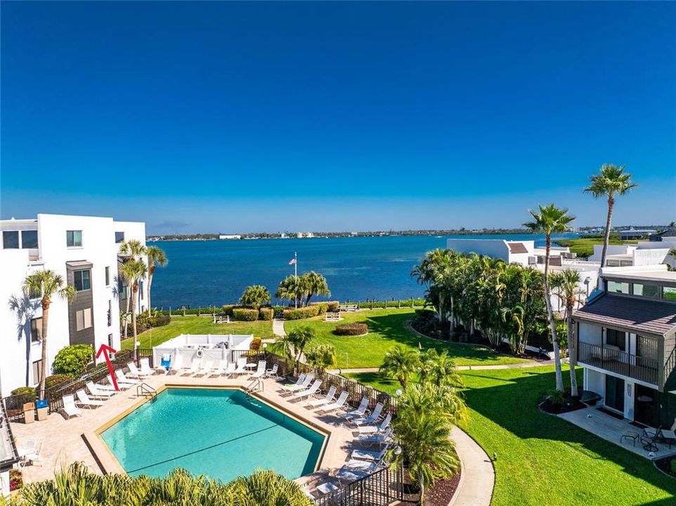 待售: $549,000 (2 贝兹, 2 浴室, 1237 平方英尺)