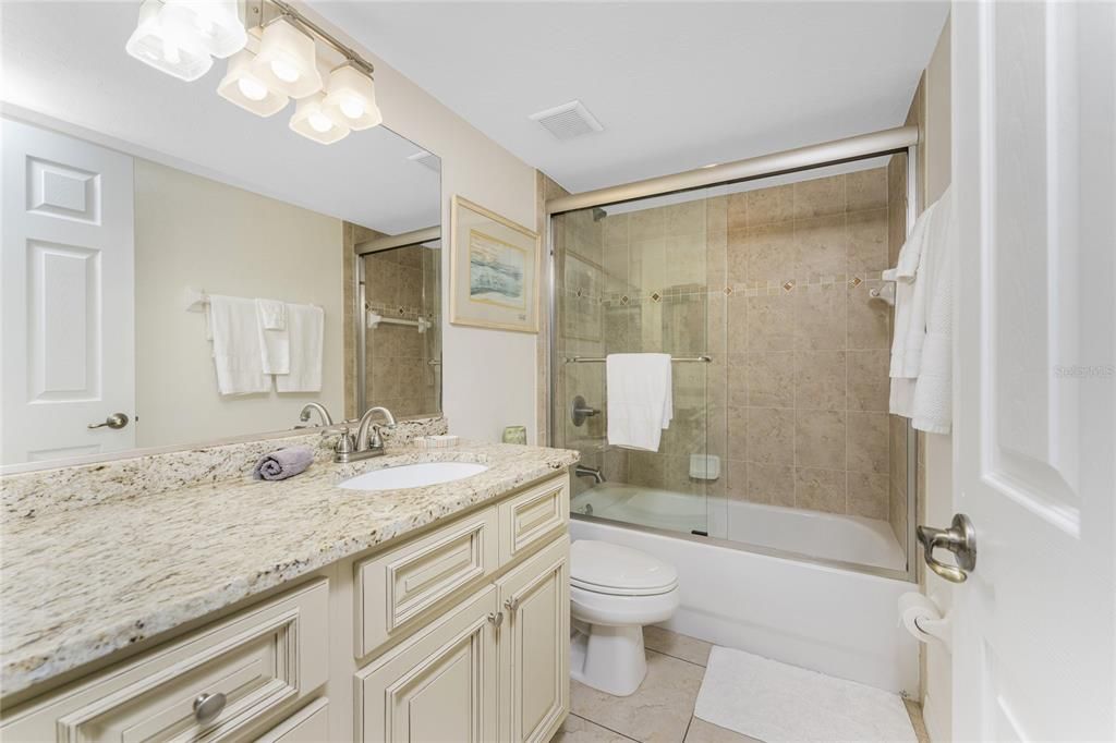 待售: $549,000 (2 贝兹, 2 浴室, 1237 平方英尺)