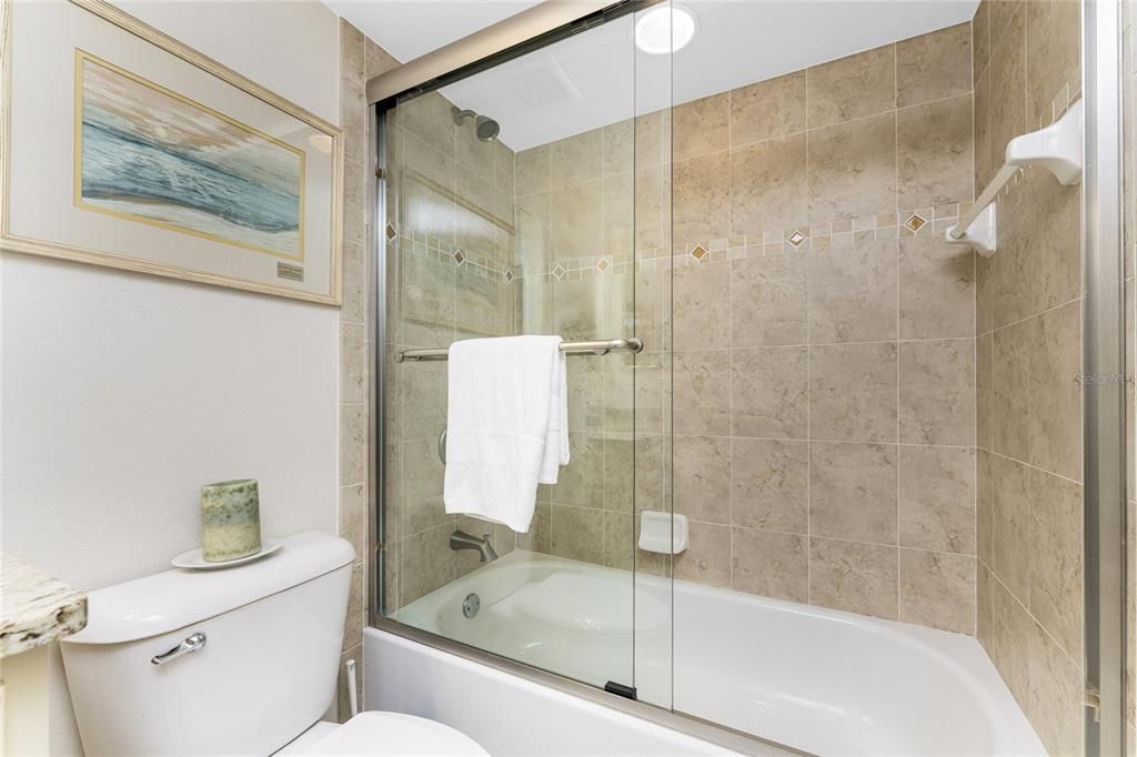 待售: $549,000 (2 贝兹, 2 浴室, 1237 平方英尺)