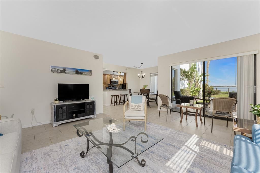 待售: $549,000 (2 贝兹, 2 浴室, 1237 平方英尺)