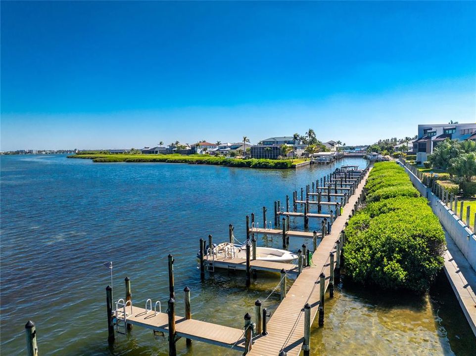 待售: $549,000 (2 贝兹, 2 浴室, 1237 平方英尺)