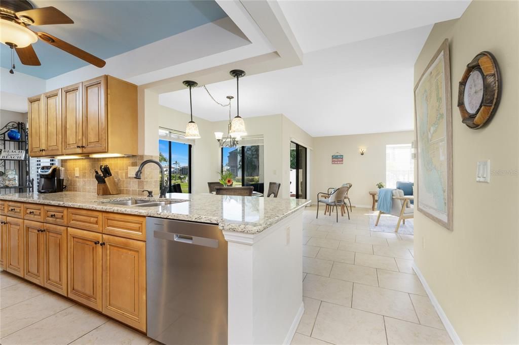 待售: $549,000 (2 贝兹, 2 浴室, 1237 平方英尺)