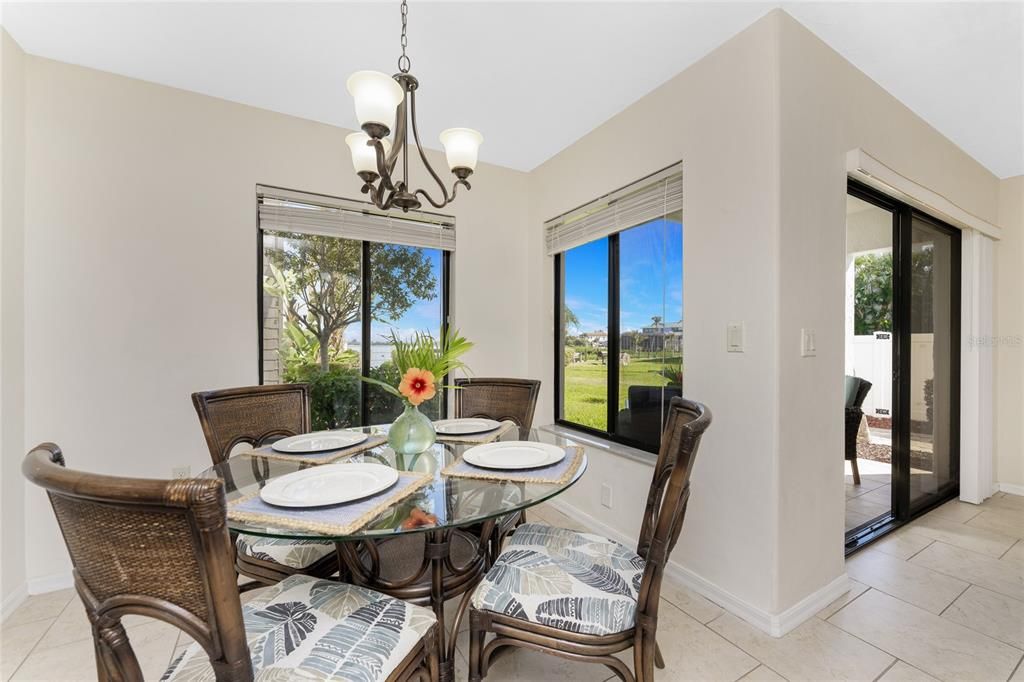 待售: $549,000 (2 贝兹, 2 浴室, 1237 平方英尺)