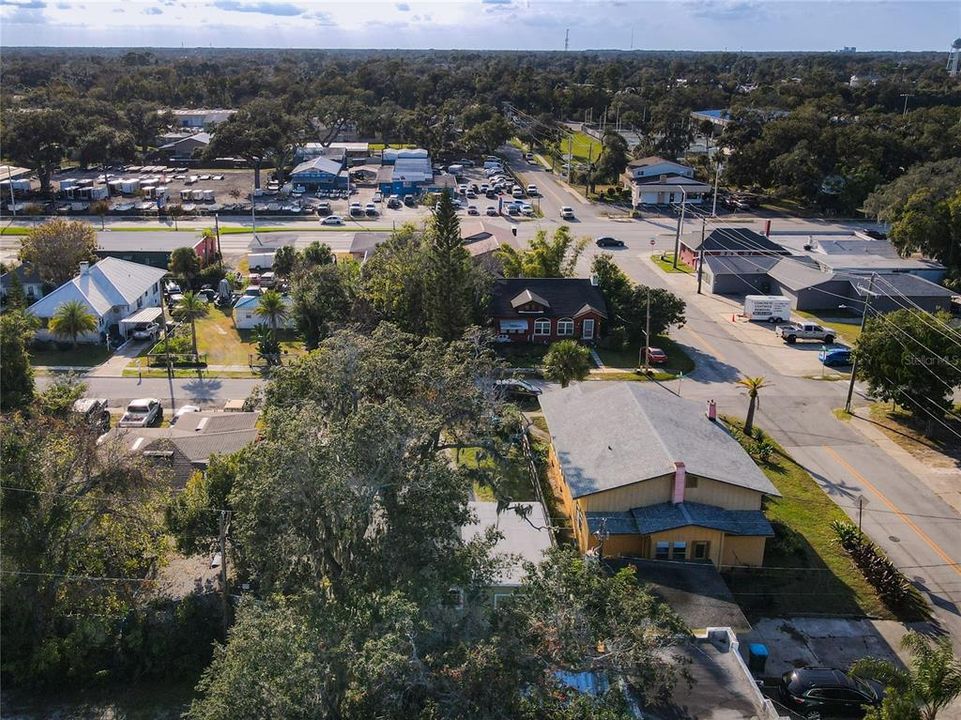 En Venta: $289,500 (4 camas, 3 baños, 1582 Pies cuadrados)