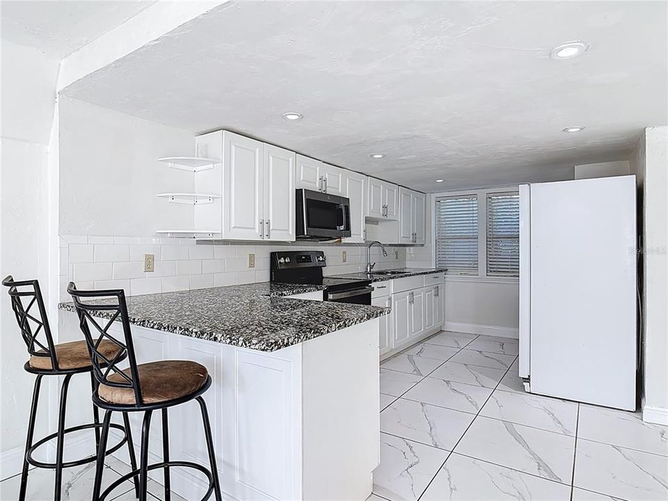 En Venta: $289,500 (4 camas, 3 baños, 1582 Pies cuadrados)