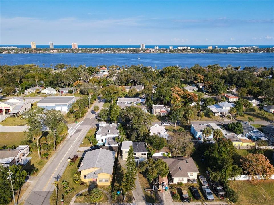 En Venta: $289,500 (4 camas, 3 baños, 1582 Pies cuadrados)