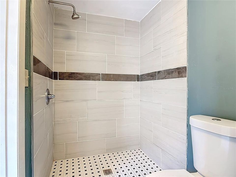 En Venta: $289,500 (4 camas, 3 baños, 1582 Pies cuadrados)