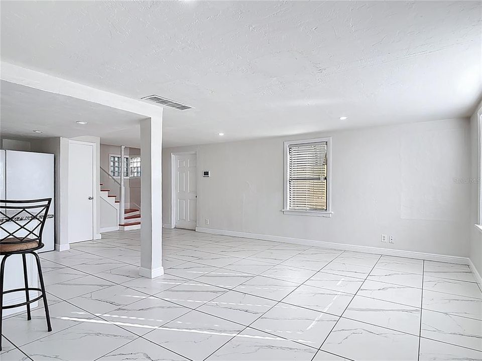 En Venta: $289,500 (4 camas, 3 baños, 1582 Pies cuadrados)