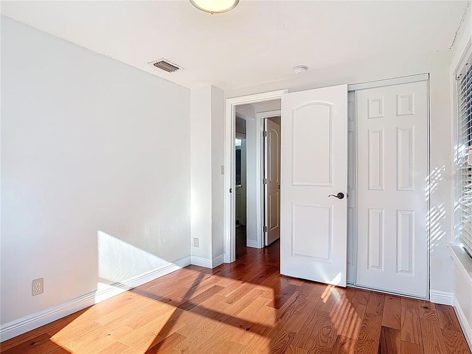 En Venta: $289,500 (4 camas, 3 baños, 1582 Pies cuadrados)