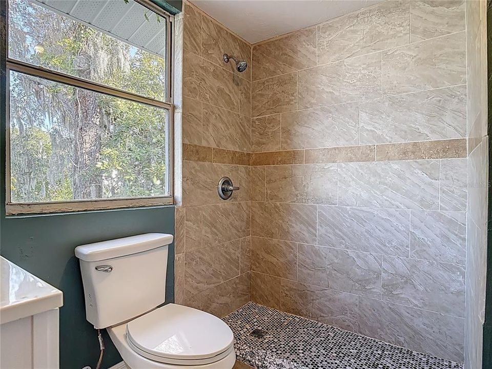 En Venta: $289,500 (4 camas, 3 baños, 1582 Pies cuadrados)