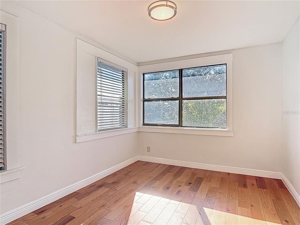 En Venta: $289,500 (4 camas, 3 baños, 1582 Pies cuadrados)