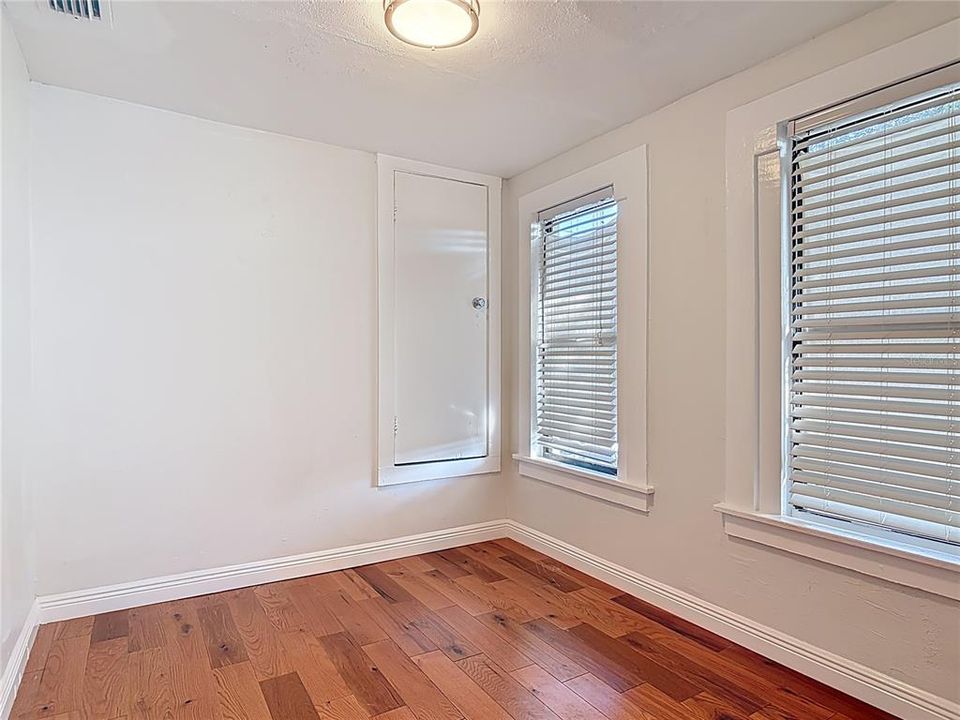 En Venta: $289,500 (4 camas, 3 baños, 1582 Pies cuadrados)