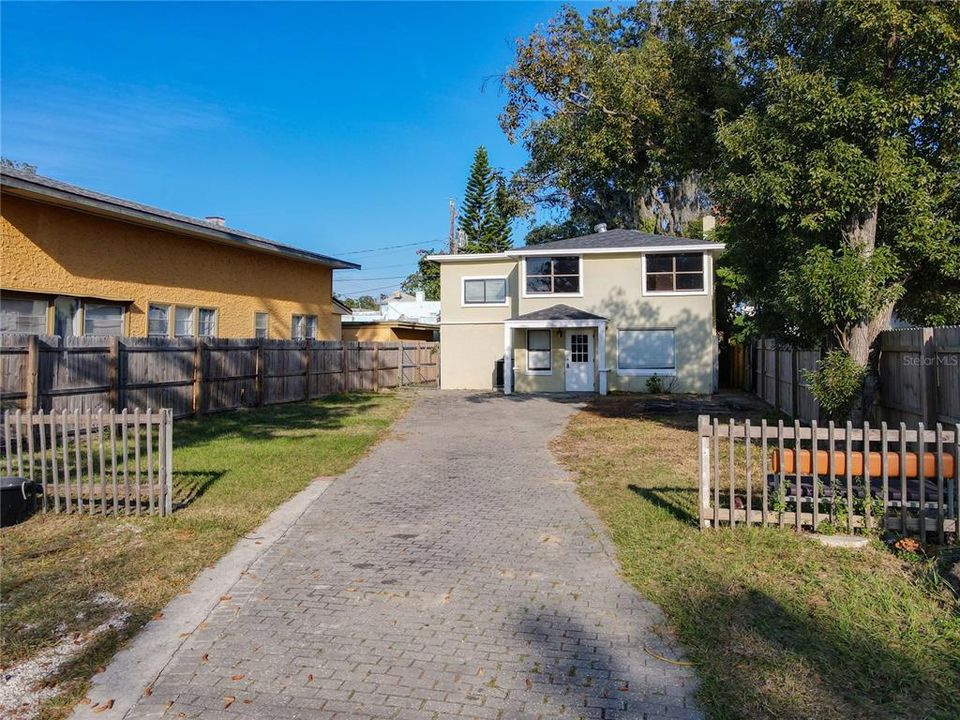 En Venta: $289,500 (4 camas, 3 baños, 1582 Pies cuadrados)