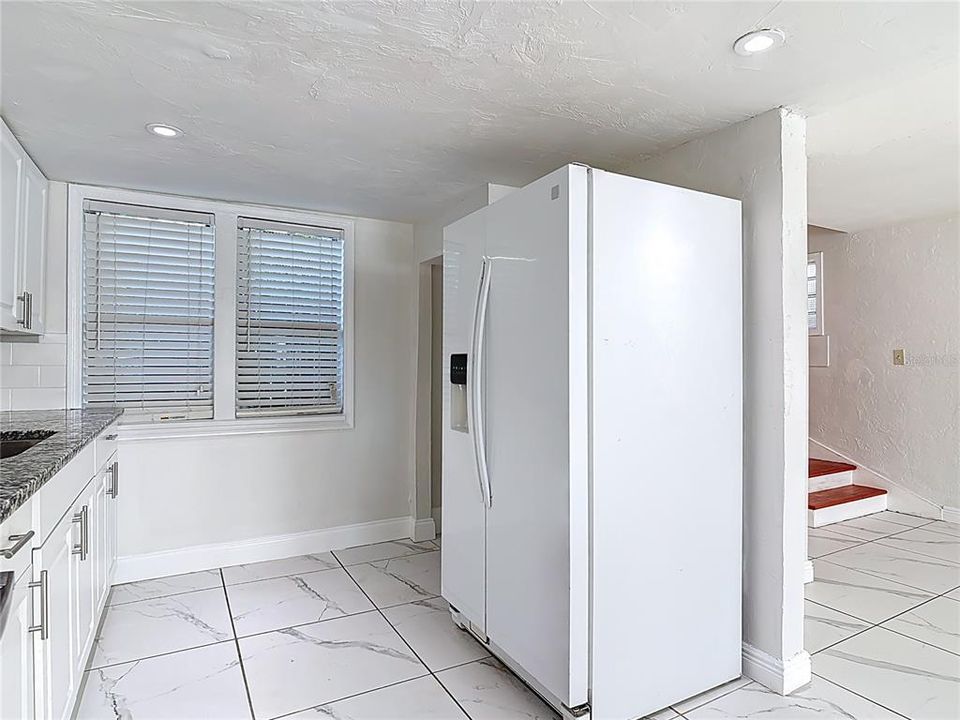 En Venta: $289,500 (4 camas, 3 baños, 1582 Pies cuadrados)