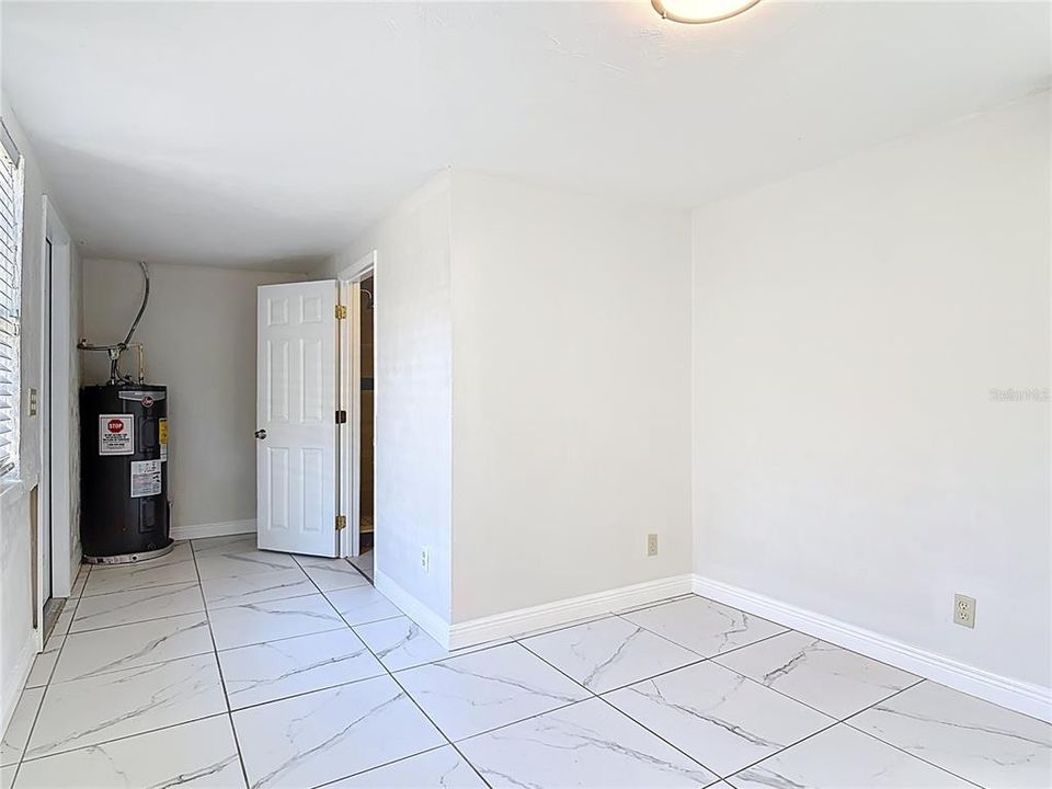 En Venta: $289,500 (4 camas, 3 baños, 1582 Pies cuadrados)