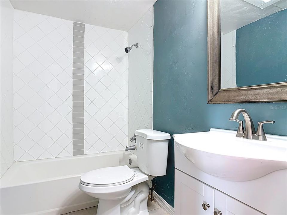 En Venta: $289,500 (4 camas, 3 baños, 1582 Pies cuadrados)