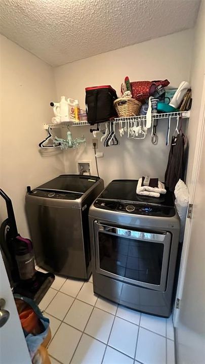 For Sale: $370,000 (3 beds, 2 baths, 1457 Square Feet)