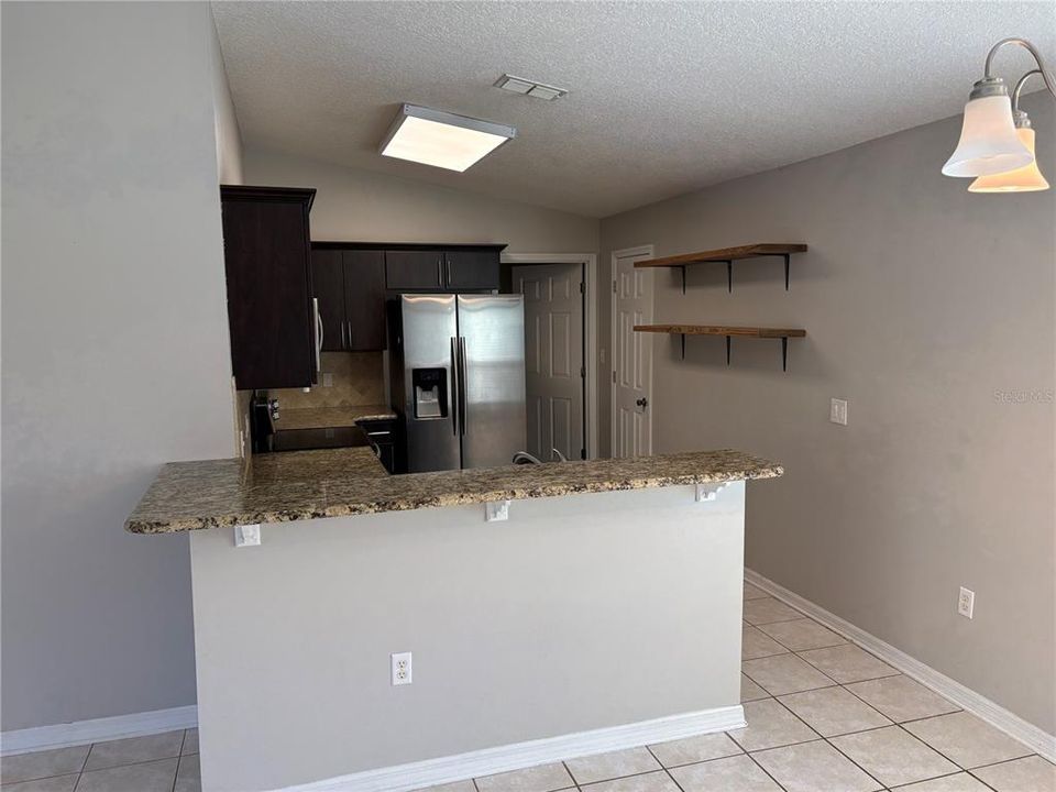 出租: $2,295 (3 贝兹, 2 浴室, 1692 平方英尺)