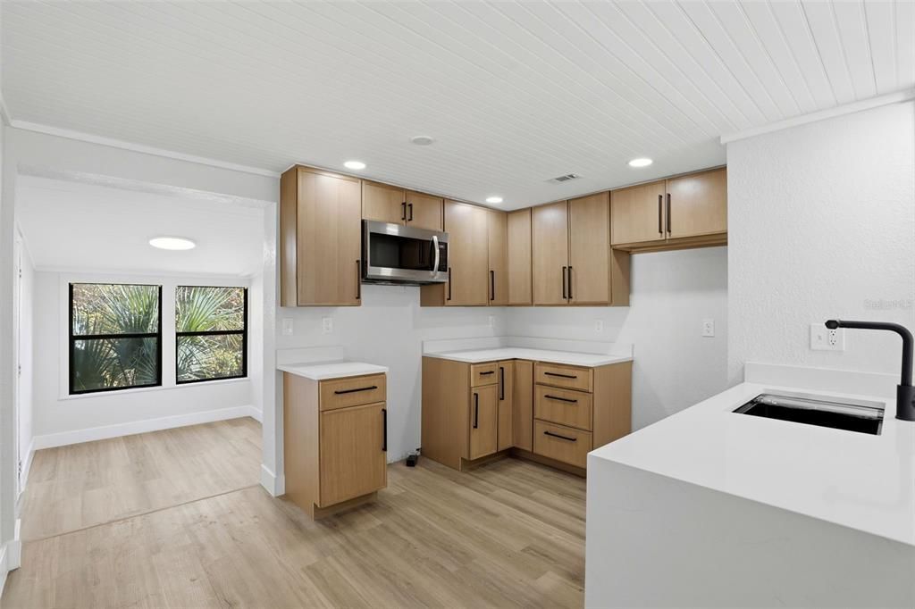 待售: $269,000 (3 贝兹, 2 浴室, 1276 平方英尺)