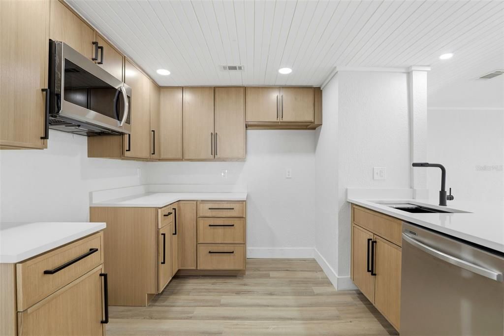 待售: $269,000 (3 贝兹, 2 浴室, 1276 平方英尺)