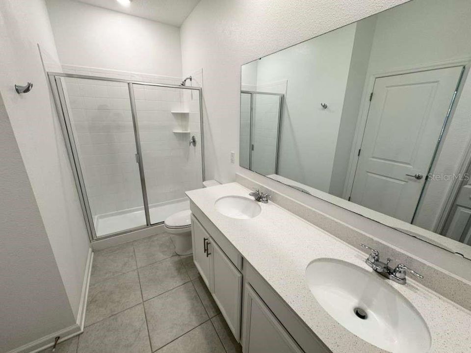 En Renta: $2,400 (4 camas, 3 baños, 2080 Pies cuadrados)