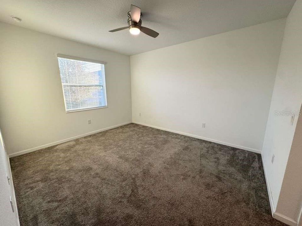 En Renta: $2,400 (4 camas, 3 baños, 2080 Pies cuadrados)