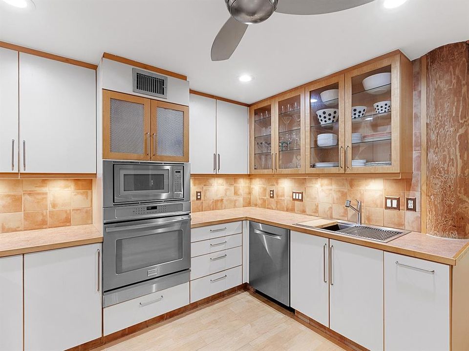 En Venta: $1,498,000 (3 camas, 4 baños, 3308 Pies cuadrados)