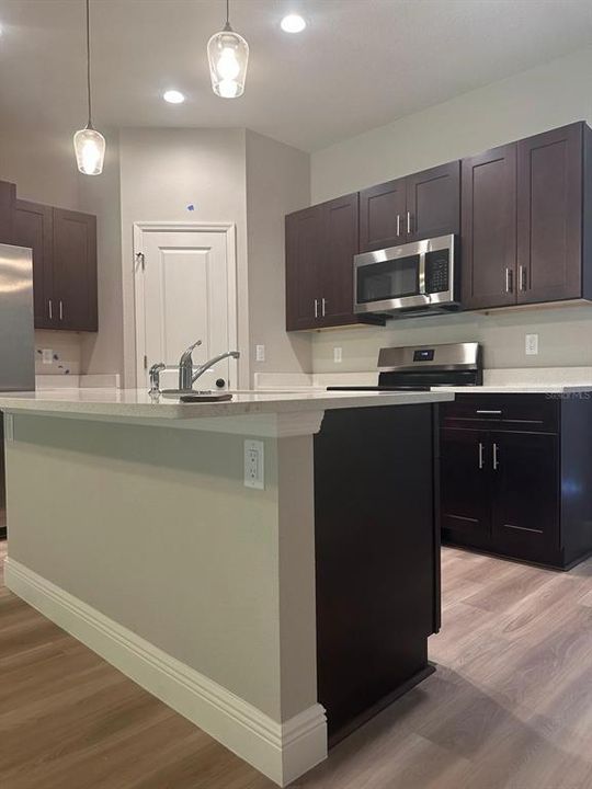 出租: $1,850 (3 贝兹, 2 浴室, 1177 平方英尺)