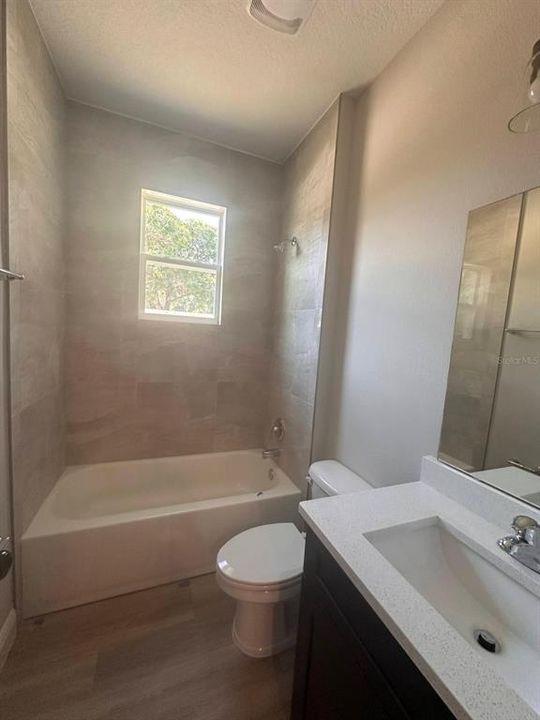 出租: $1,850 (3 贝兹, 2 浴室, 1177 平方英尺)