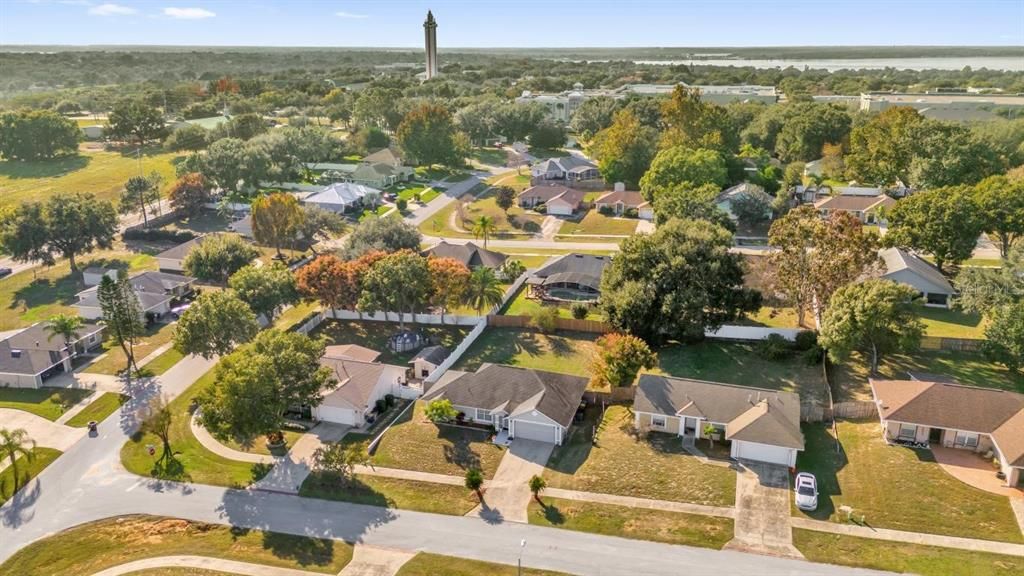 Activo con contrato: $359,000 (3 camas, 2 baños, 1348 Pies cuadrados)