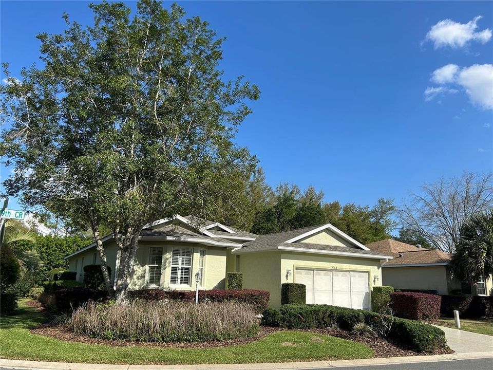 For Sale: $299,000 (3 beds, 2 baths, 2024 Square Feet)